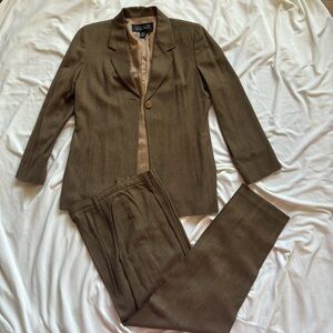 Linda Allard Ellen Tracy Petite Wool Suit
